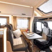 Bergland Camperverhuur - Compleet uitgeruste camper voor zorgeloze vakanties