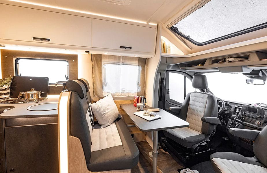 Bergland Camperverhuur - Compleet uitgeruste camper voor zorgeloze vakanties